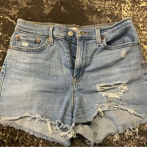 Stretchy Levi Jean shorts
